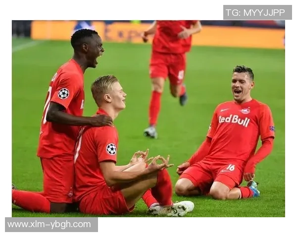 世界杯焦点战那不勒斯与波尔图平局红牌事件引发全场热议