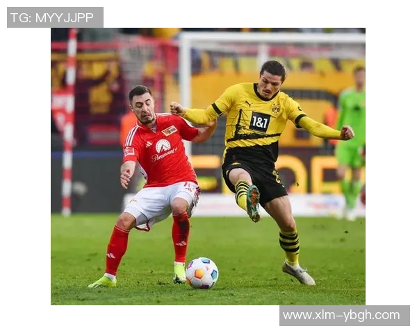 德甲焦点战：多特蒙德与巴萨激战成平局神扑瞬间引发全场热议