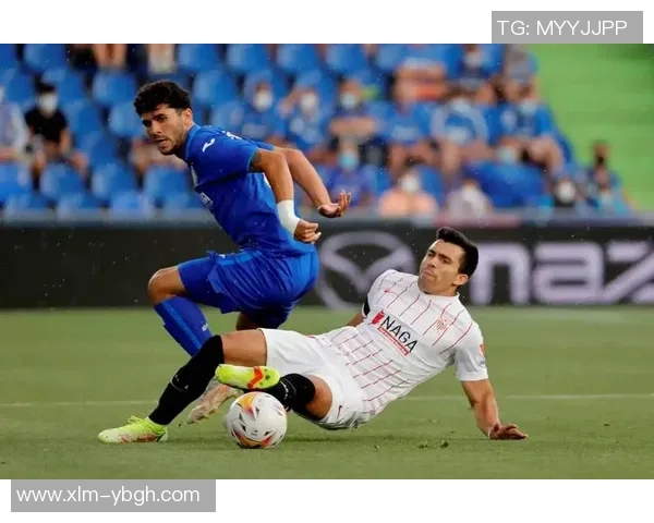 意甲焦点战波尔图逆转那不勒斯争议判罚引发全场热议