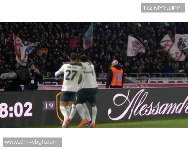 英超经典对决皇马与曼联激战成平局点球大战引发全场狂欢