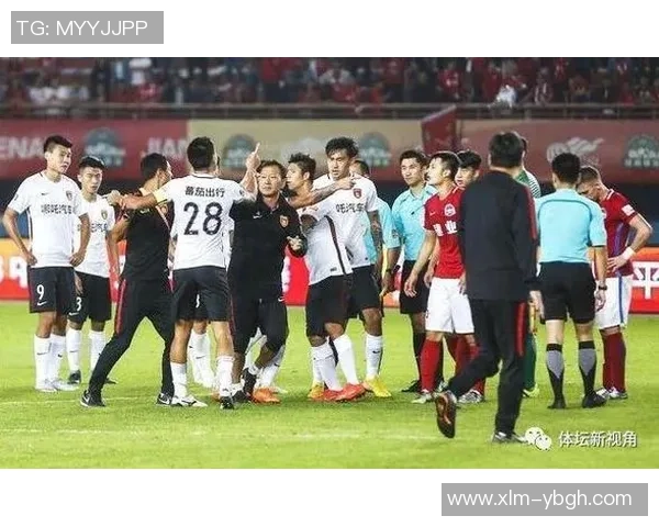 西甲激战巴黎圣日耳曼5-0大胜AC米兰争议判罚引发全场热议 西甲激战巴黎圣日耳曼5-0大胜AC米兰争议判罚引发全场热议